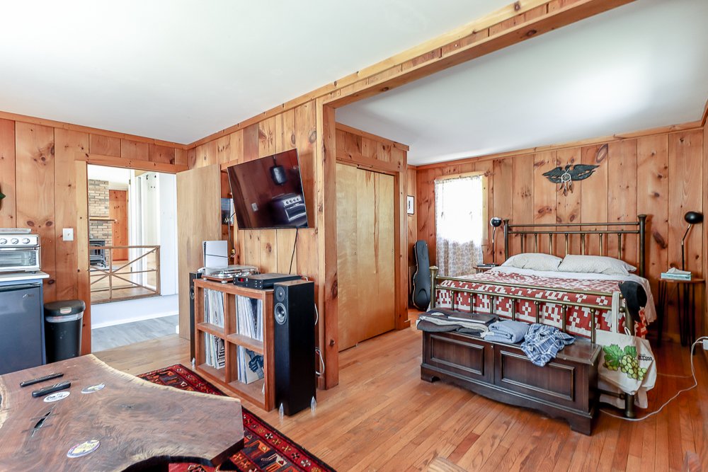 32 Harvey Mtn primary suite 2.jpg
