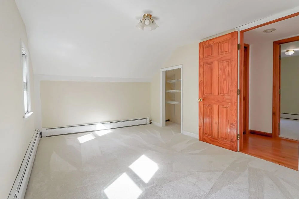 42 White Mills 2nd bedroom 2.jpg
