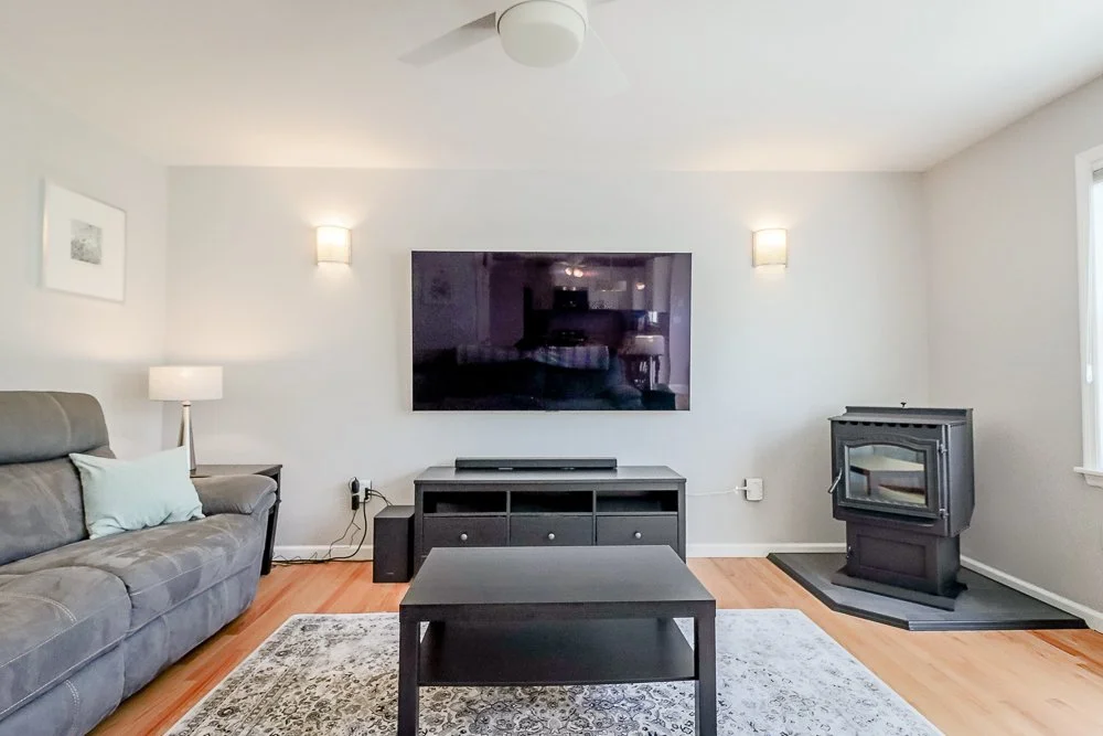 144 Blossom family room