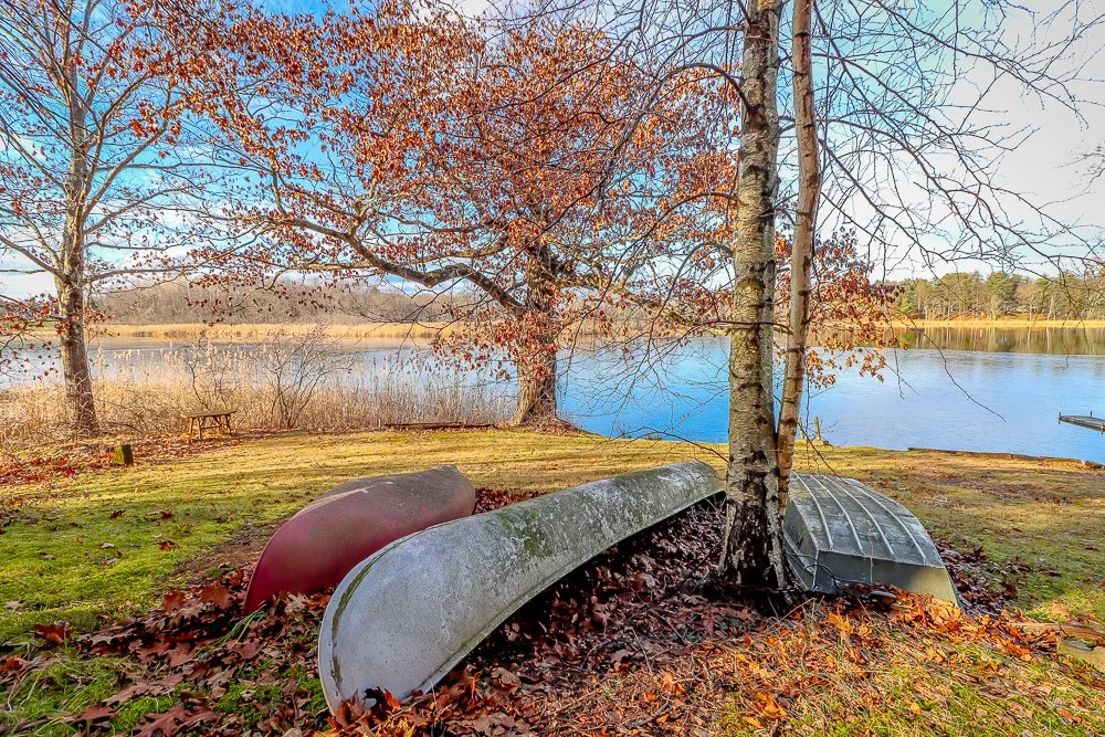 canoes.jpg