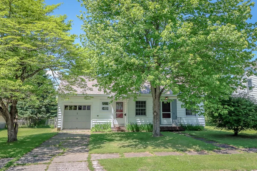 26 Houseman from the street