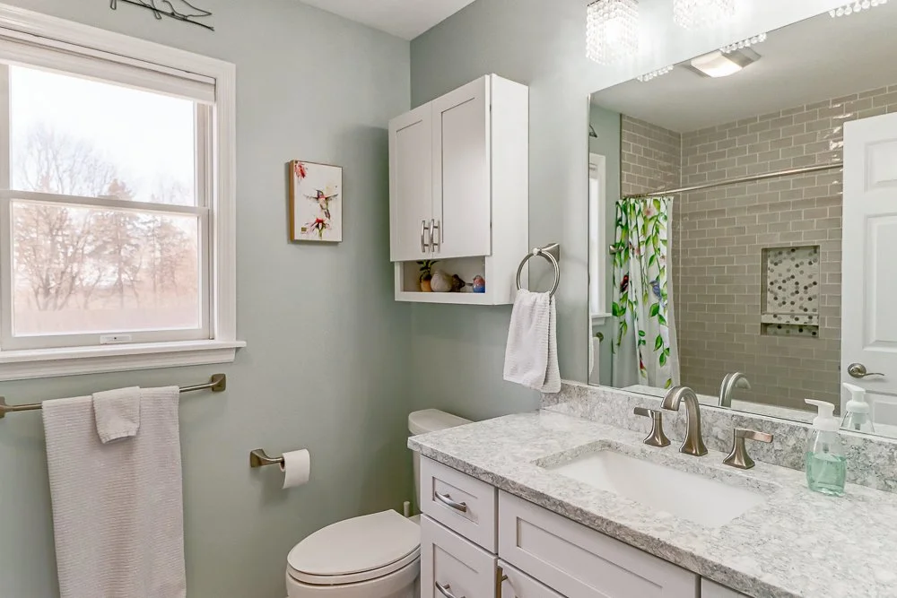 144 Blossom full bath