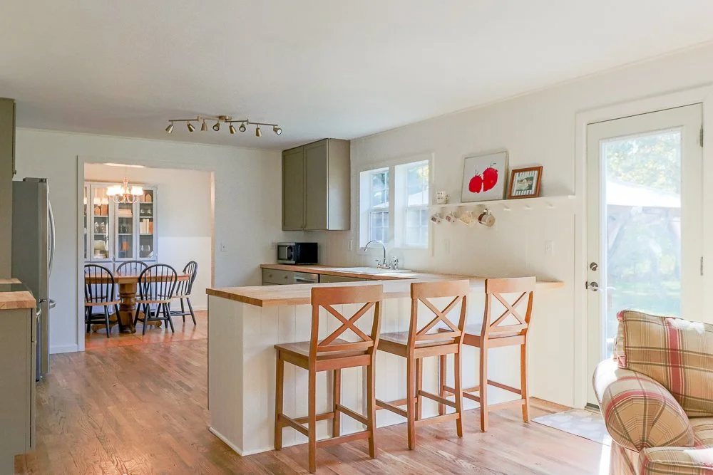 46 Hawthorne Breakfast bar.jpg