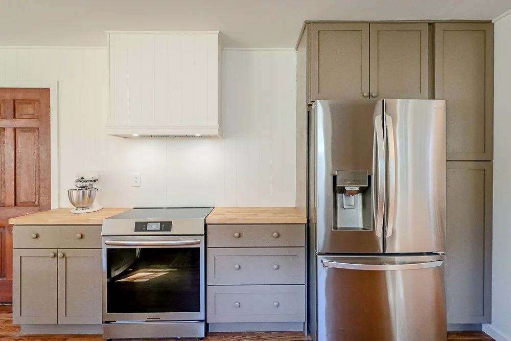 46 Hawthorne kitchen range and fridge.jpg