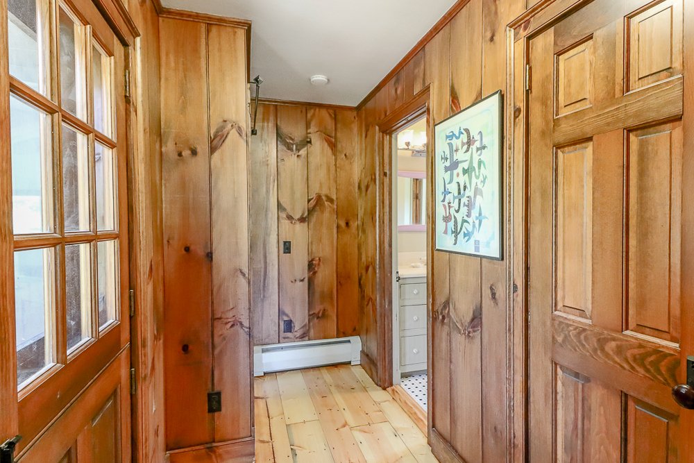 682 Route 203-primary hallway.jpg