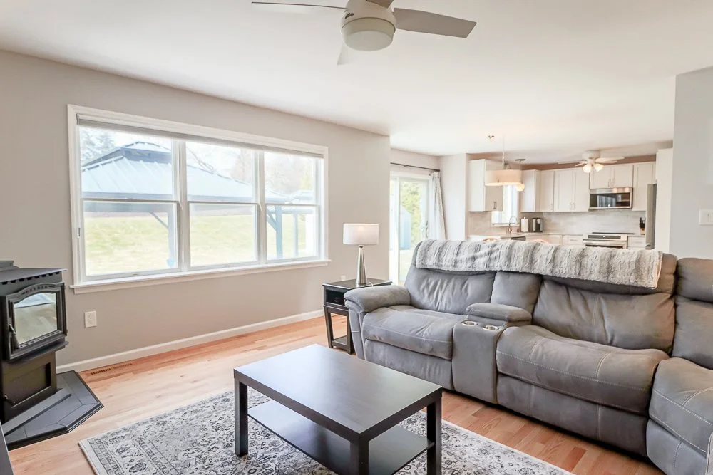 144 Blossom family room to kitchen