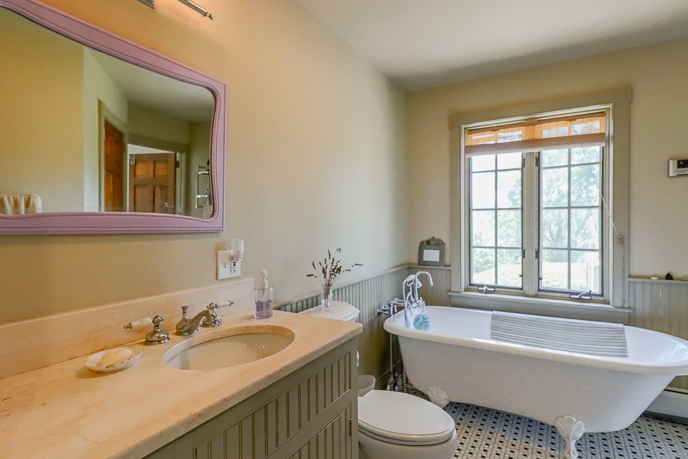 682 Route 203-primary ensuite bath.jpg