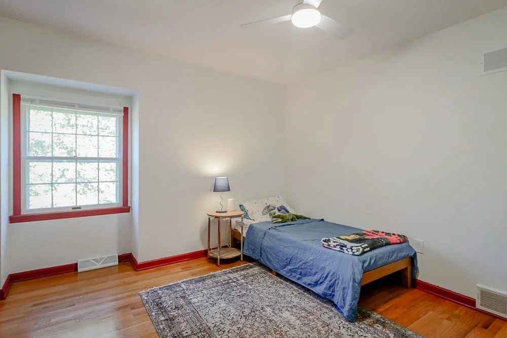 46 Hawthorne bedroom 1.3.jpg