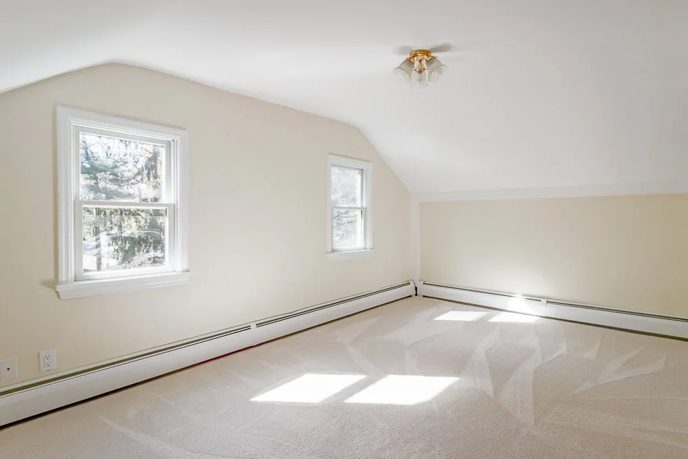 42 White Mills 2nd bedroom.jpg