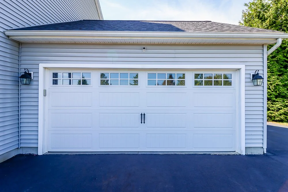 144 Blossom 2 car garage 