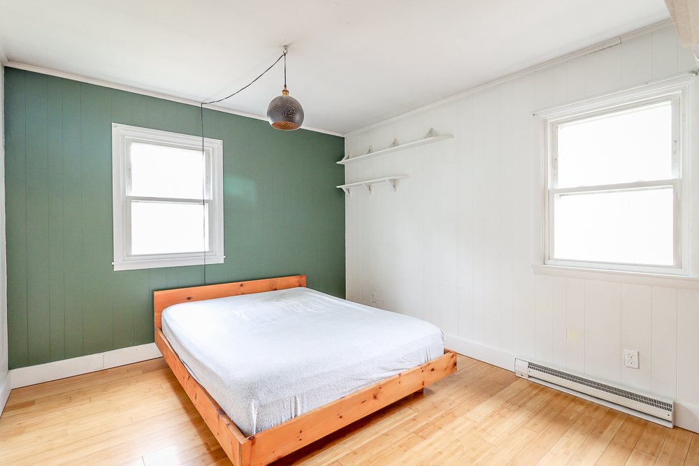 32 Harvey Mtn green bedroom.jpg
