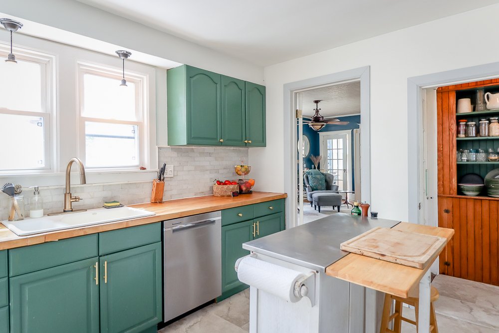 34 Elm kitchen.jpg