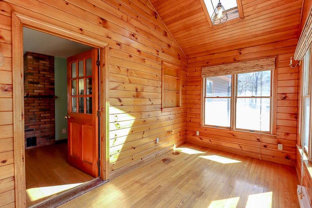 32 Harvey Mtn sunroom 2.jpg