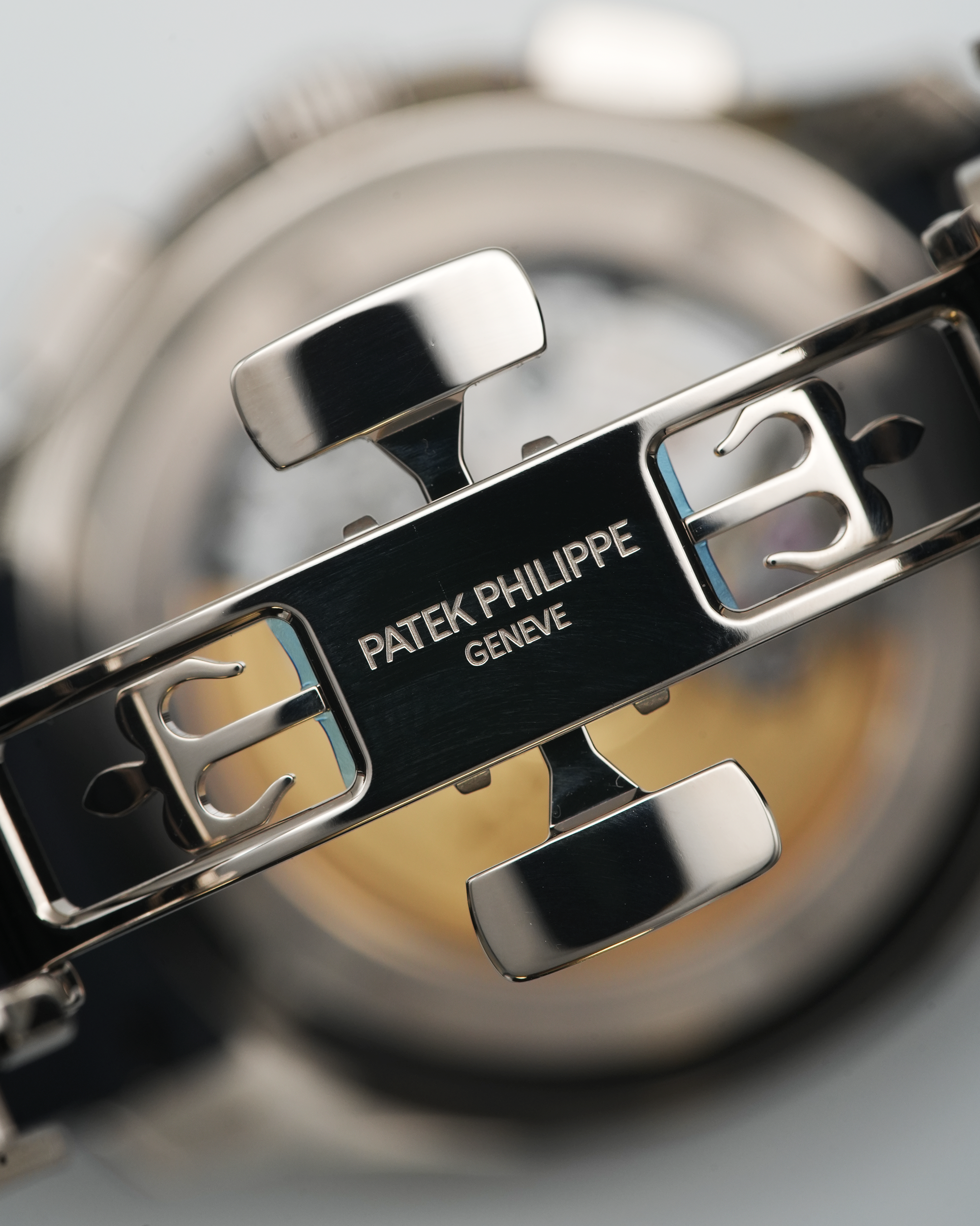 01-17-23_PatekPhillipeAquanautBlue_5168G 5.png