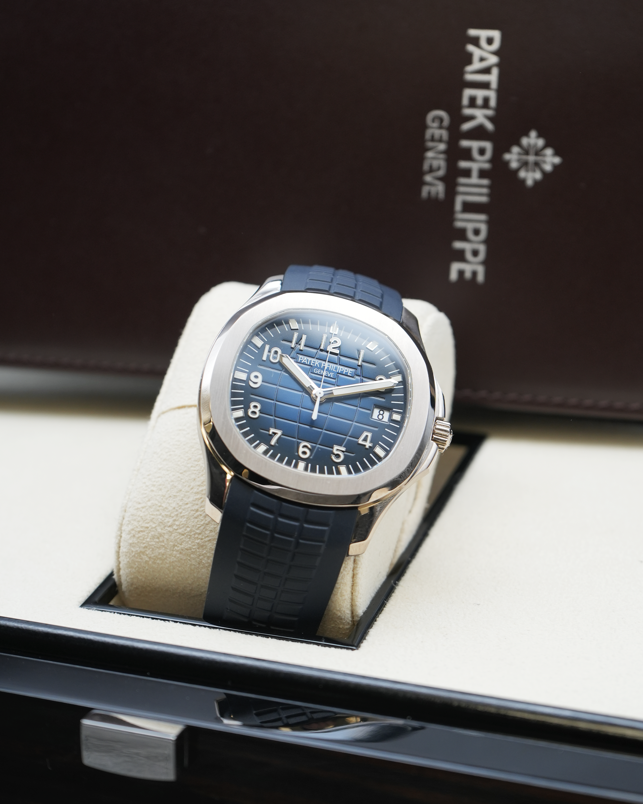 02-13-23_PatekAcquanaut_00001 3.png
