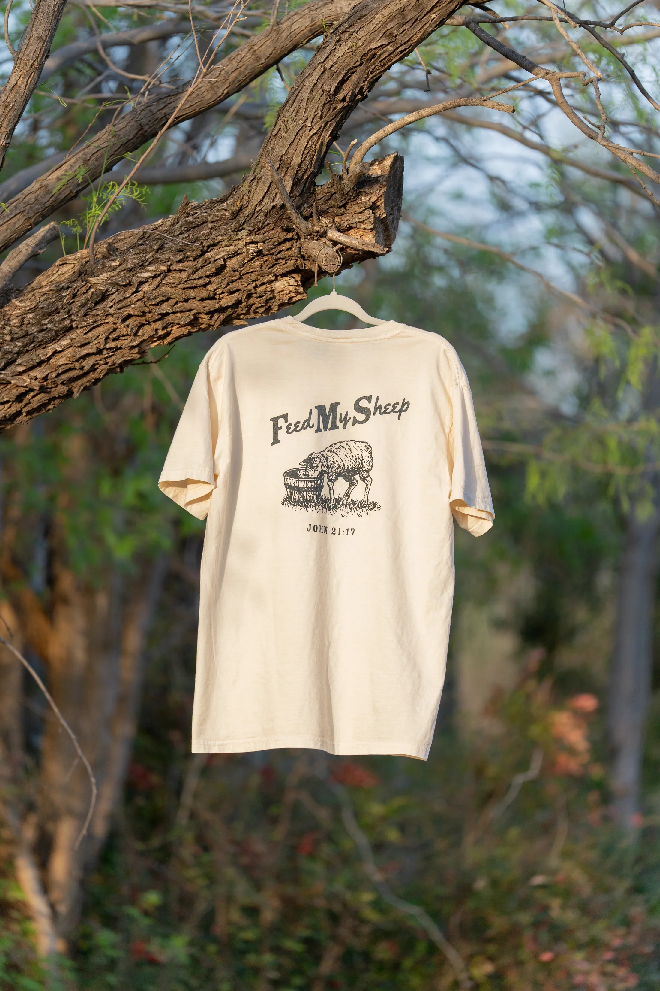 Cast & Feed merch by Mysterian.Design