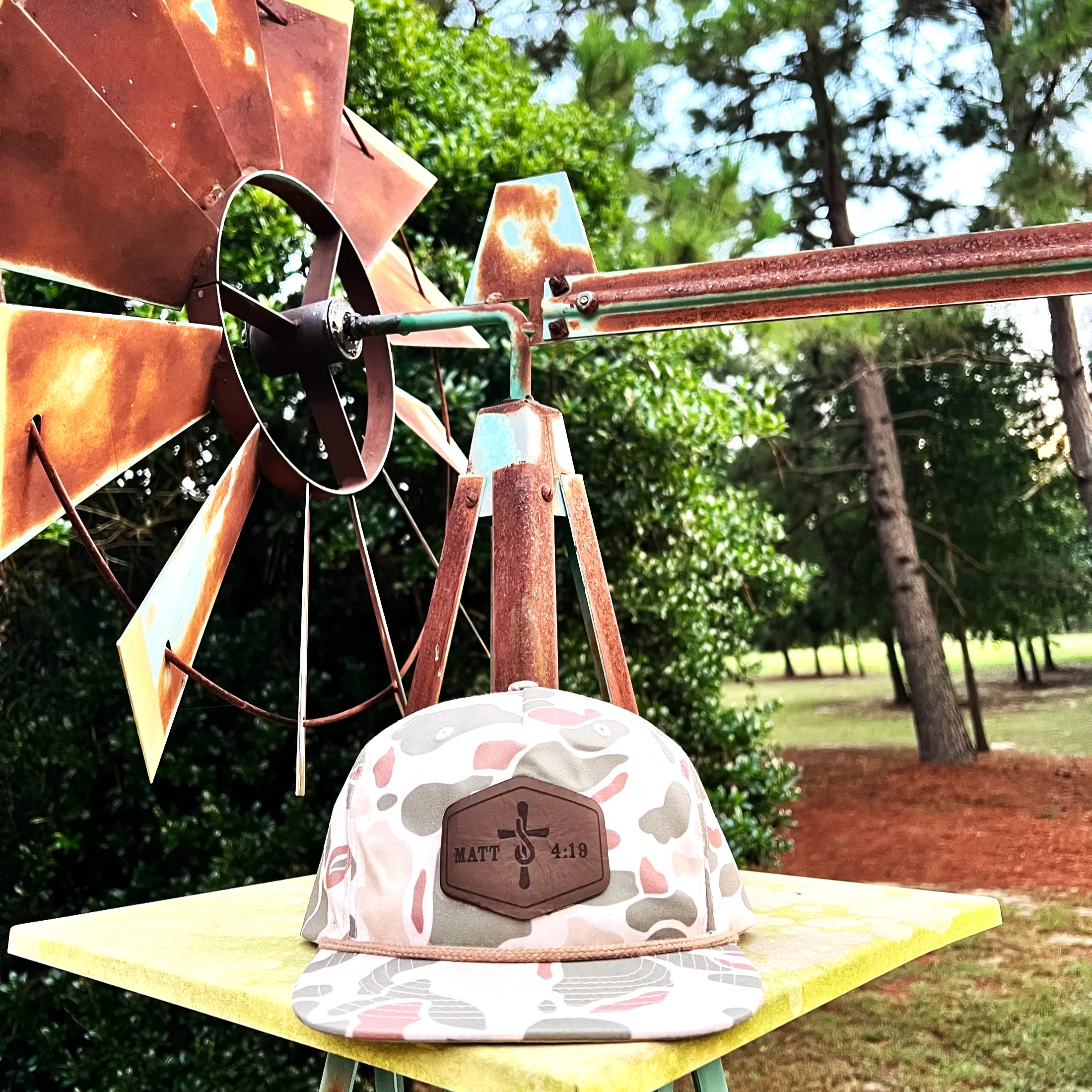 Cast & Feed merch by Mysterian.Design