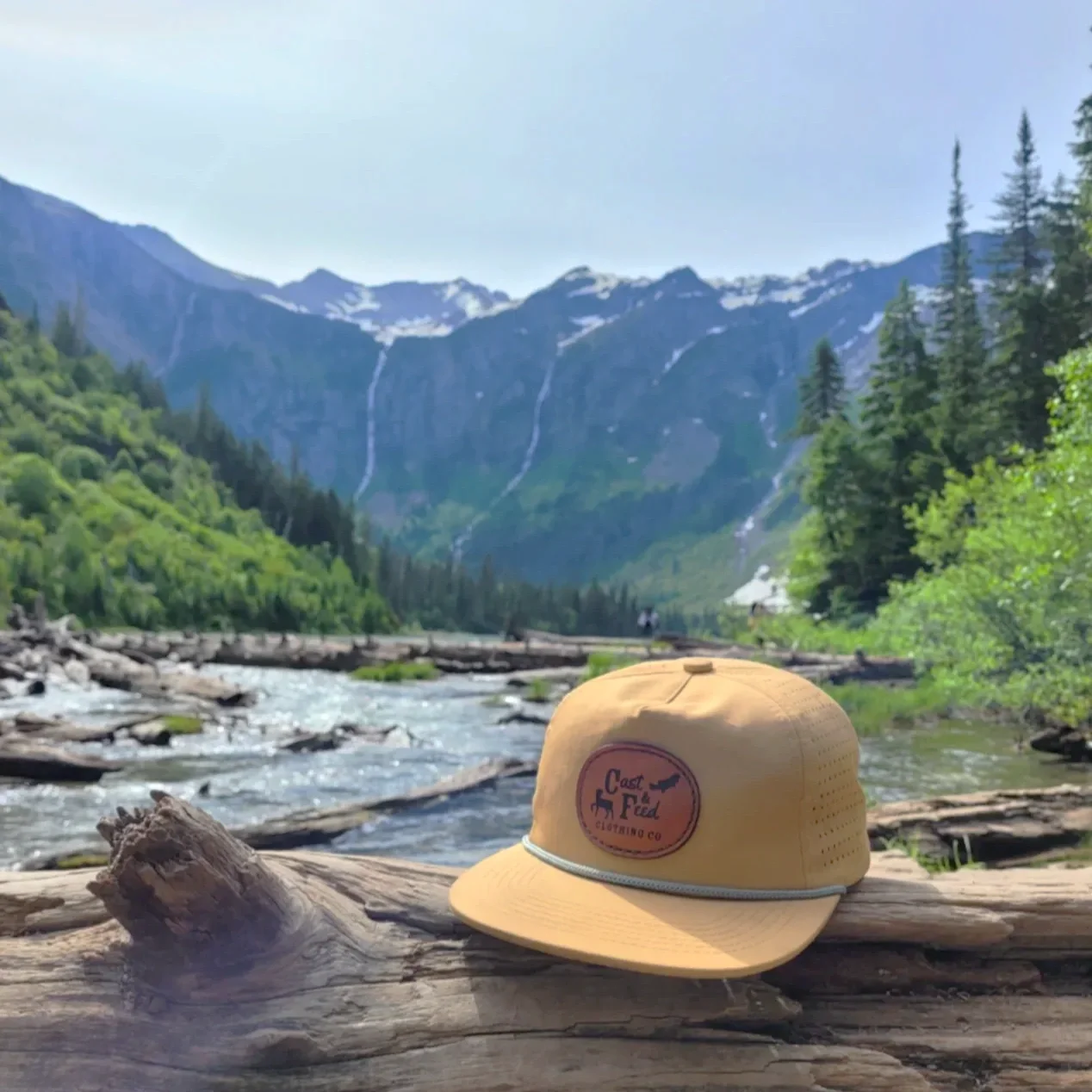 Cast & Feed merch by Mysterian.Design