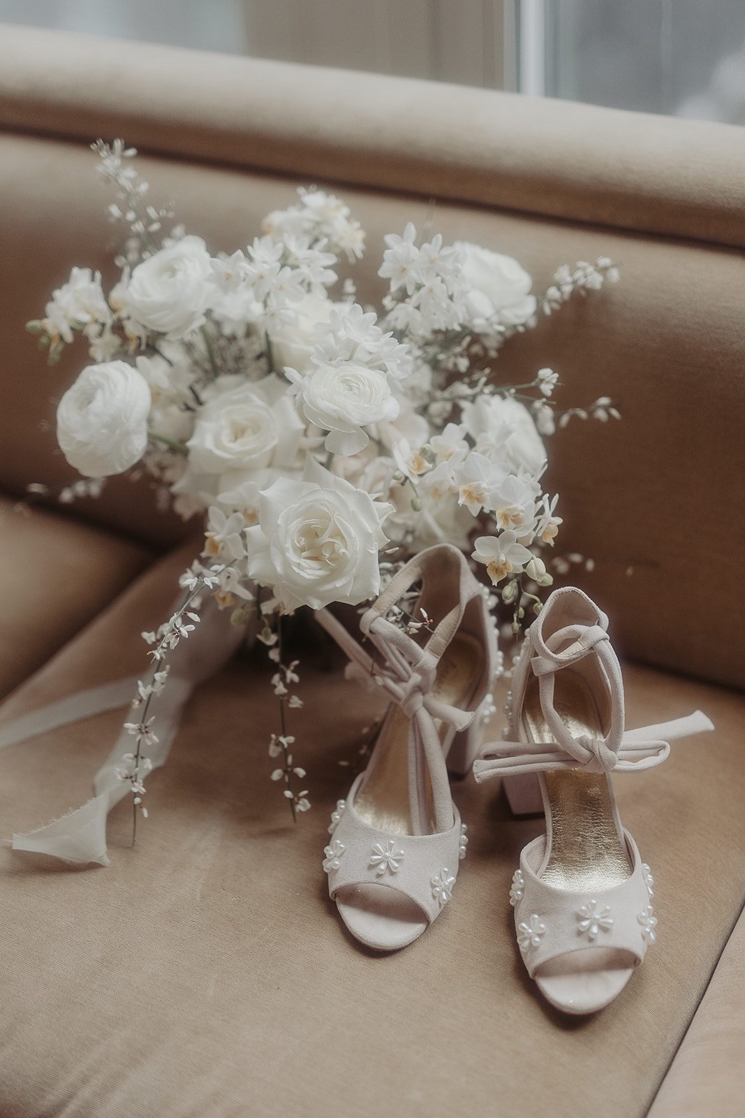 wedding-toronto-detailshot-bridaldetails.jpg