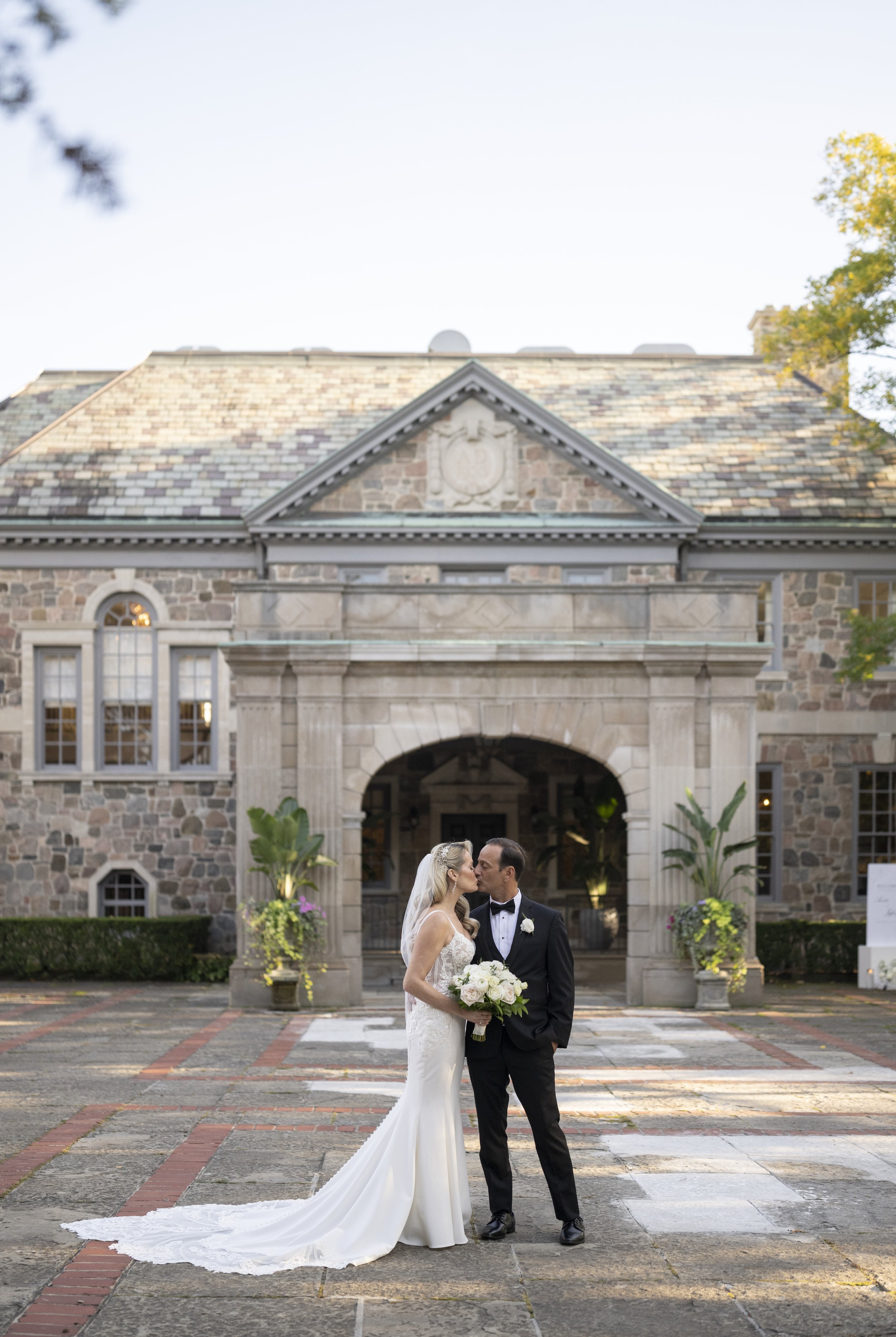 Your Step-by-Step Guide to Crafting a Realistic Wedding Budget