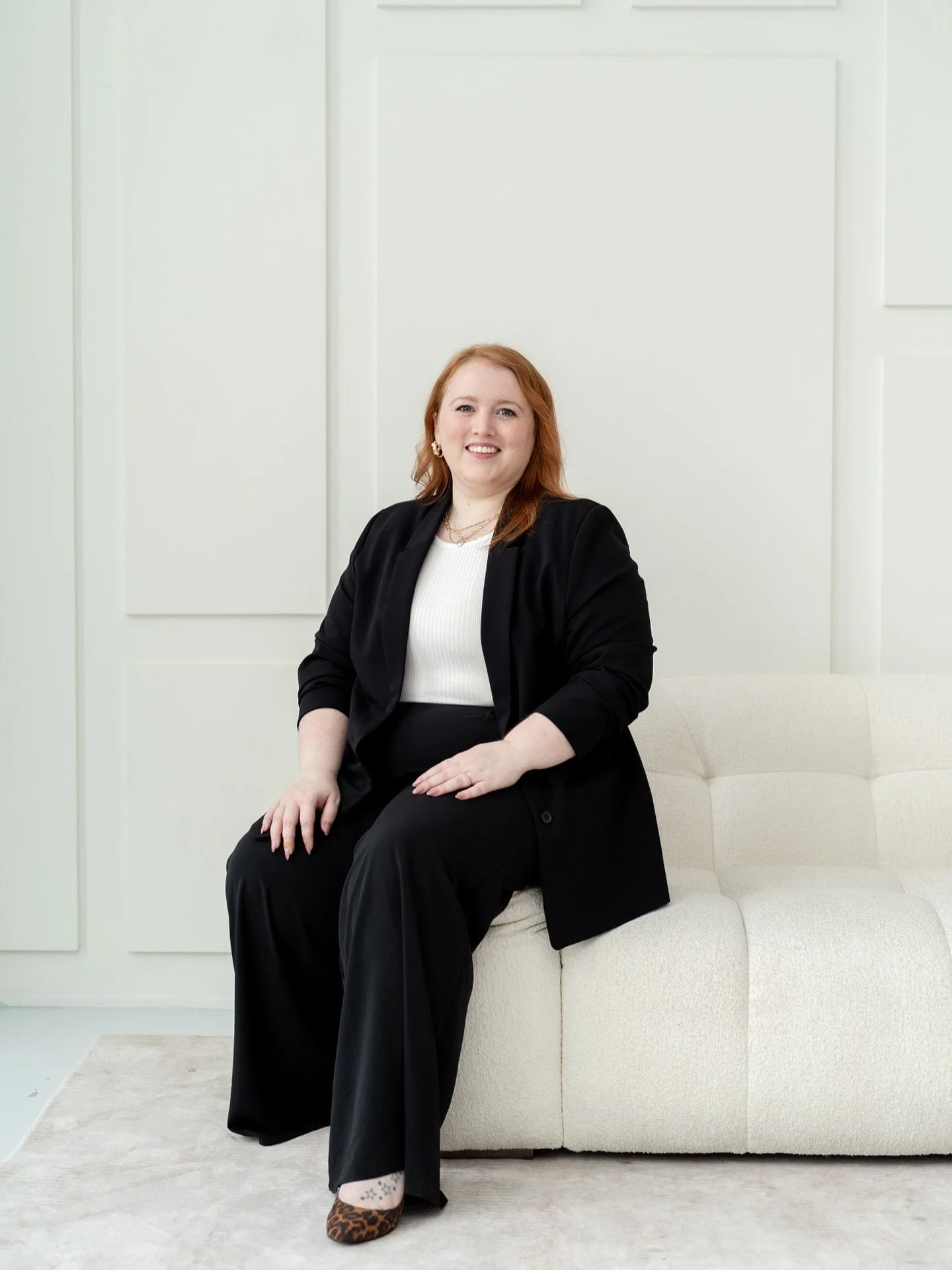 The faces behind Claudia and Co: Get to know the team

Sian Layton | 𝐿𝑒𝑎𝑑 𝐶𝑜𝑜𝑟𝑑𝑖𝑛𝑎𝑡𝑜𝑟

Flowers are my love language, and bad Sci-Fi happens to be my jam! 

Within the last decade, I started my own floral business, became WPIC certified