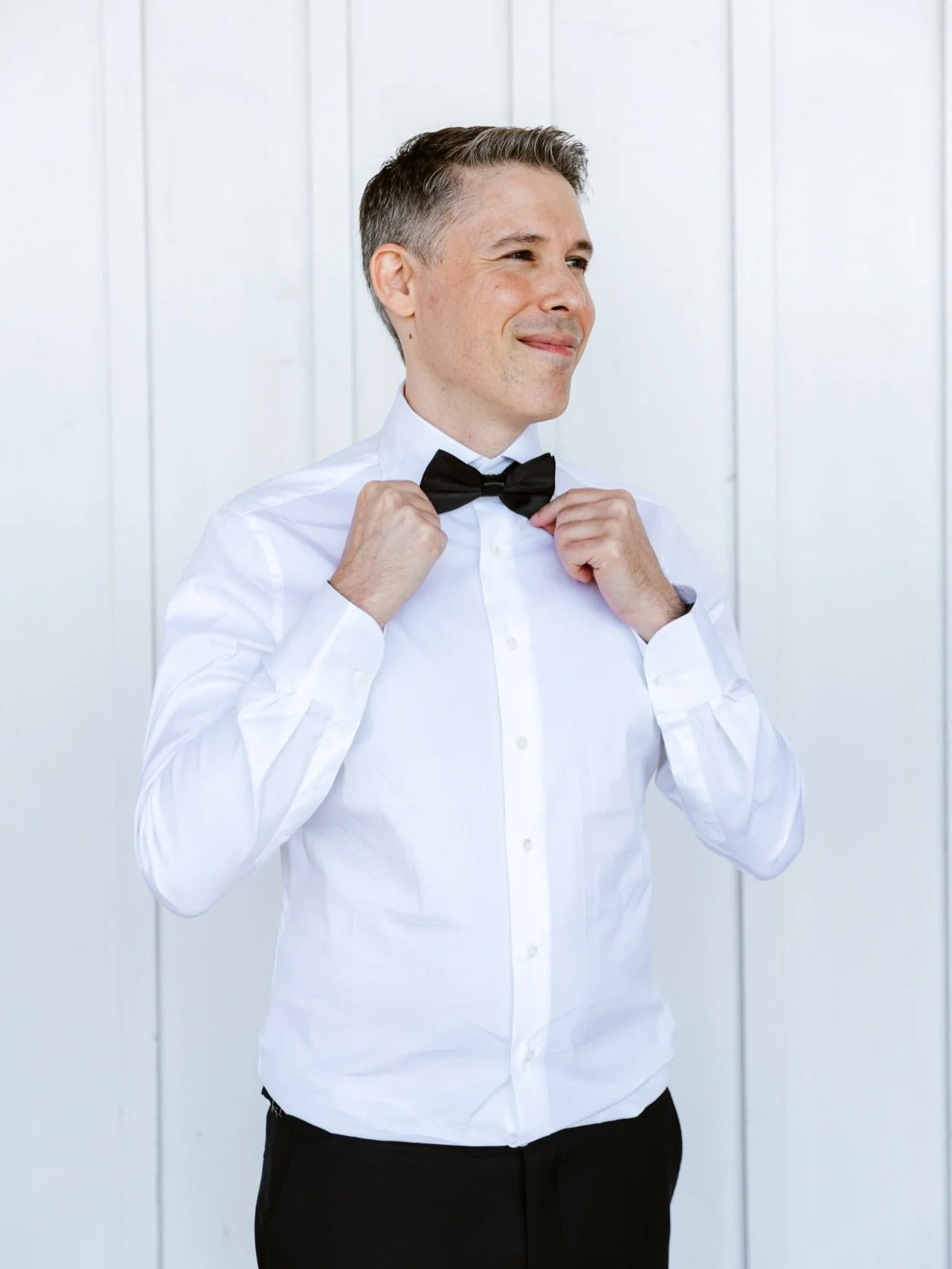 If you are a groom getting ready for your wedding day, this one is for you.

Here are a few things we want every groom to know before walking into the best day of their life.

💍Do something sweet for your bride. These are the moments she will rememb