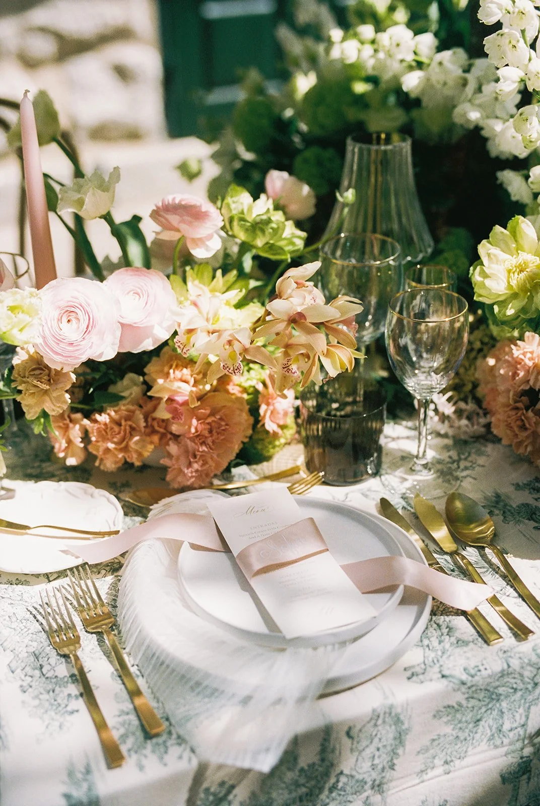 The Portugal Tablescape: How Every Detail Tells a Story and How It Differs From North American Weddings