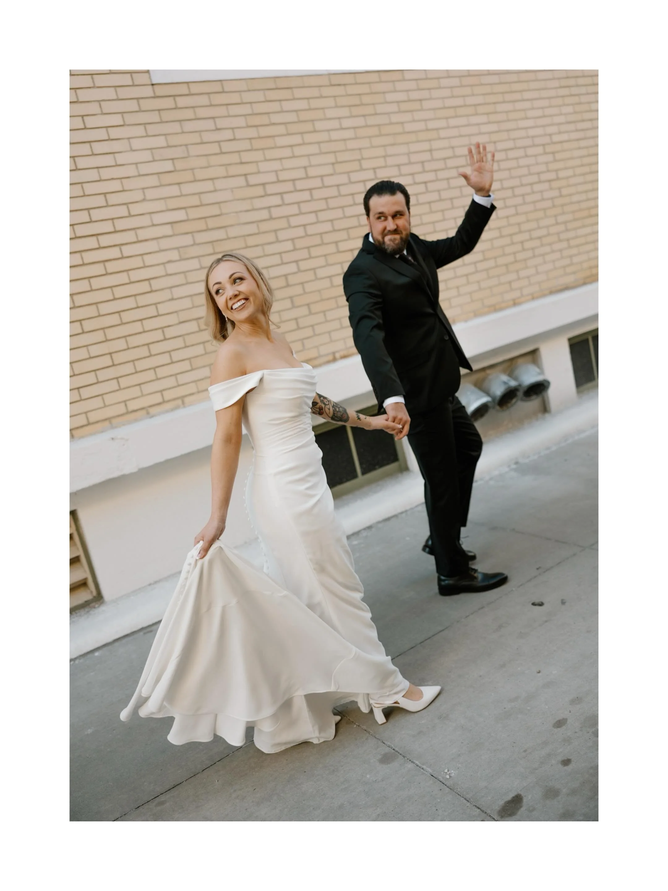 A moment for these two who completely rocked these bridal portraits! ✨

Dreama and Evan wanted a super simple wedding day. They hired me for 2 hours to get portraits and some family shots. I love working with clients to make their dream day a reality