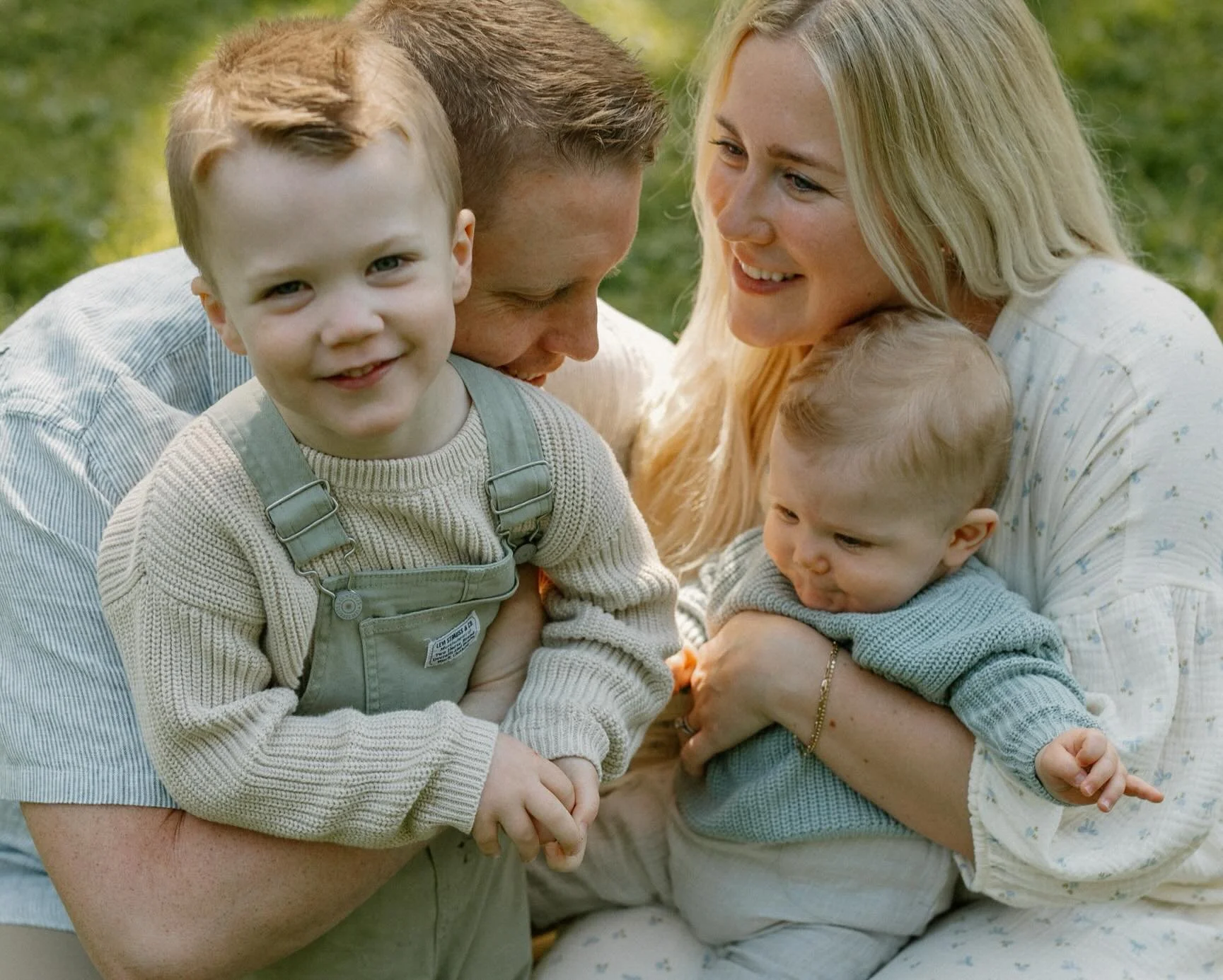 Okay I&rsquo;ve been hiding from the socials a little this winter, but wow spring is here and I am feeling inspired! 🌱

I had the sweetest family session at my families farm house. New blooms, wide open space, and the most peaceful setting for littl