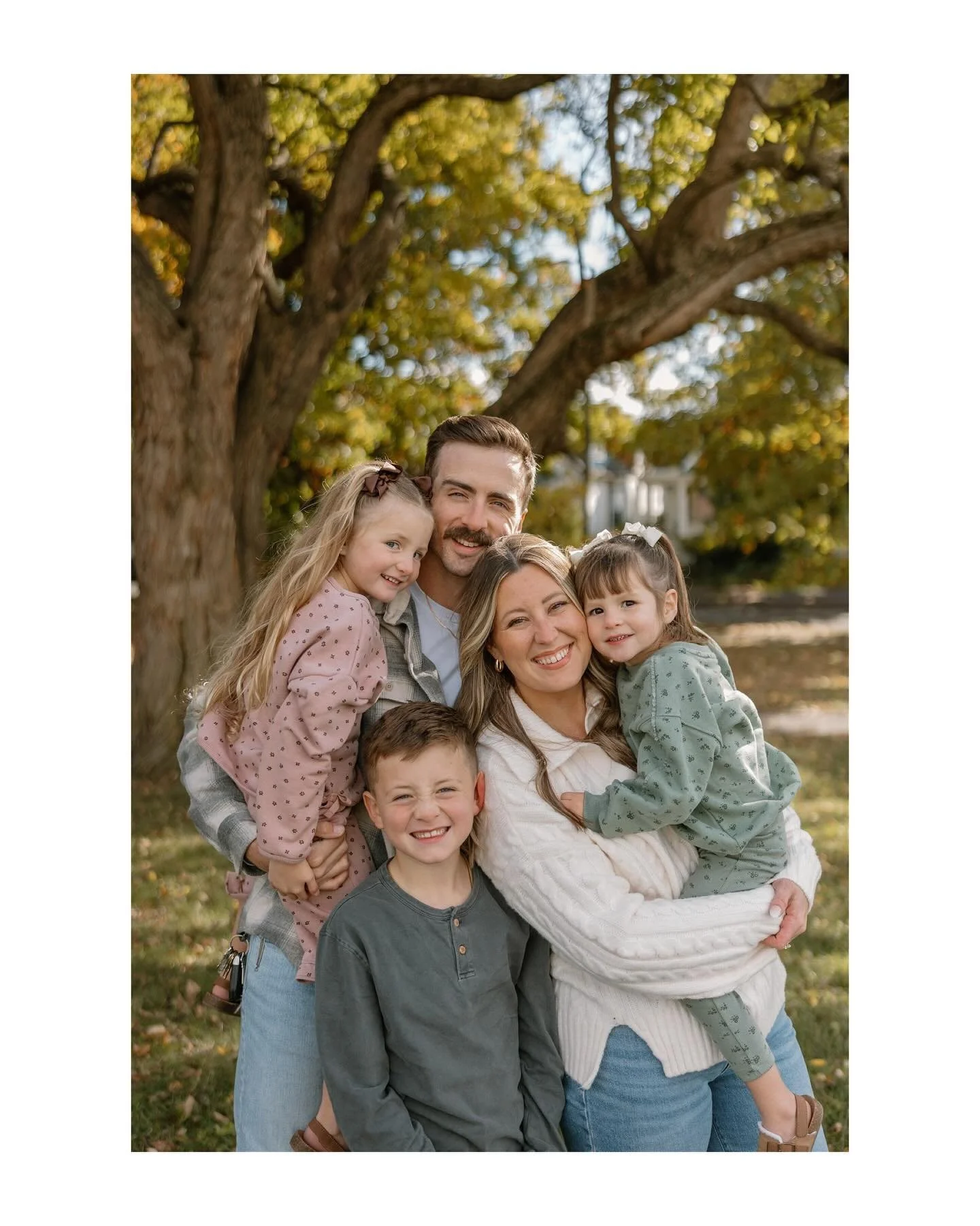 Been loving my little city park sessions this fall! And seeing all my fav families has been the absolute best!