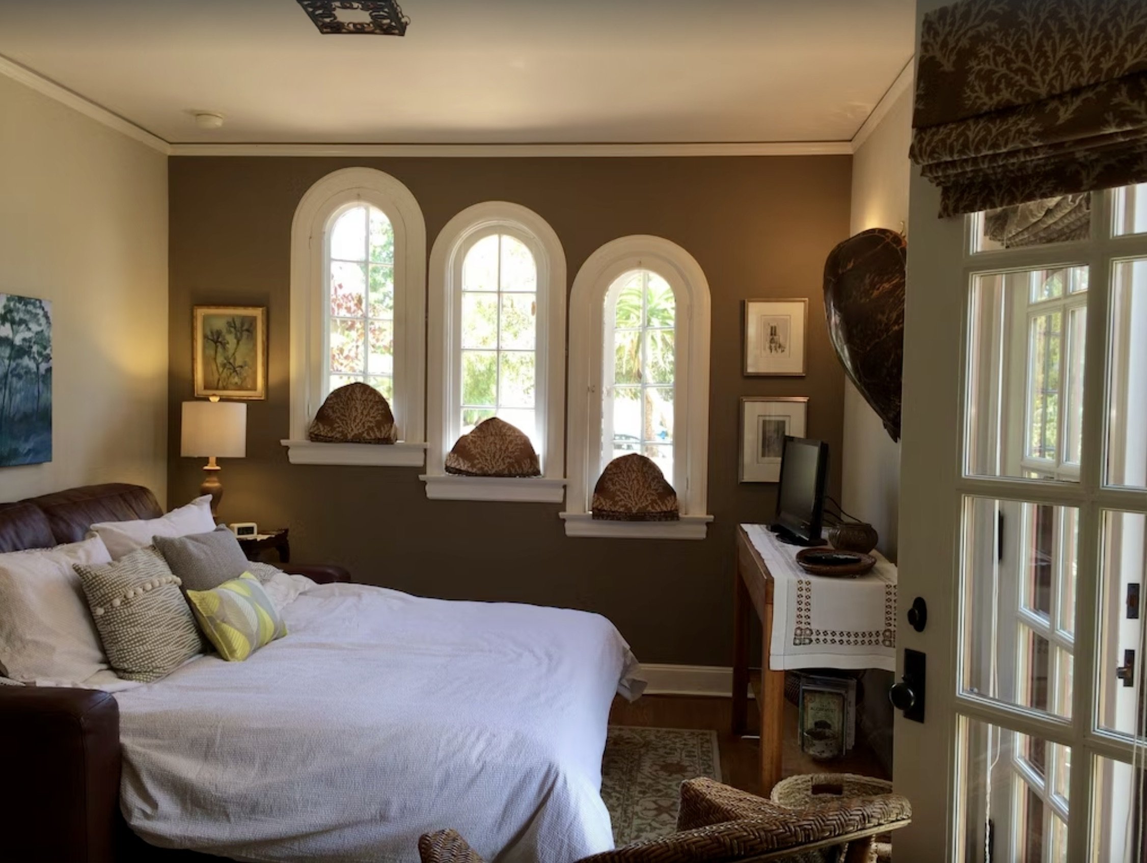 Bedroom 2 can be made up as a bedroom or a sitting area