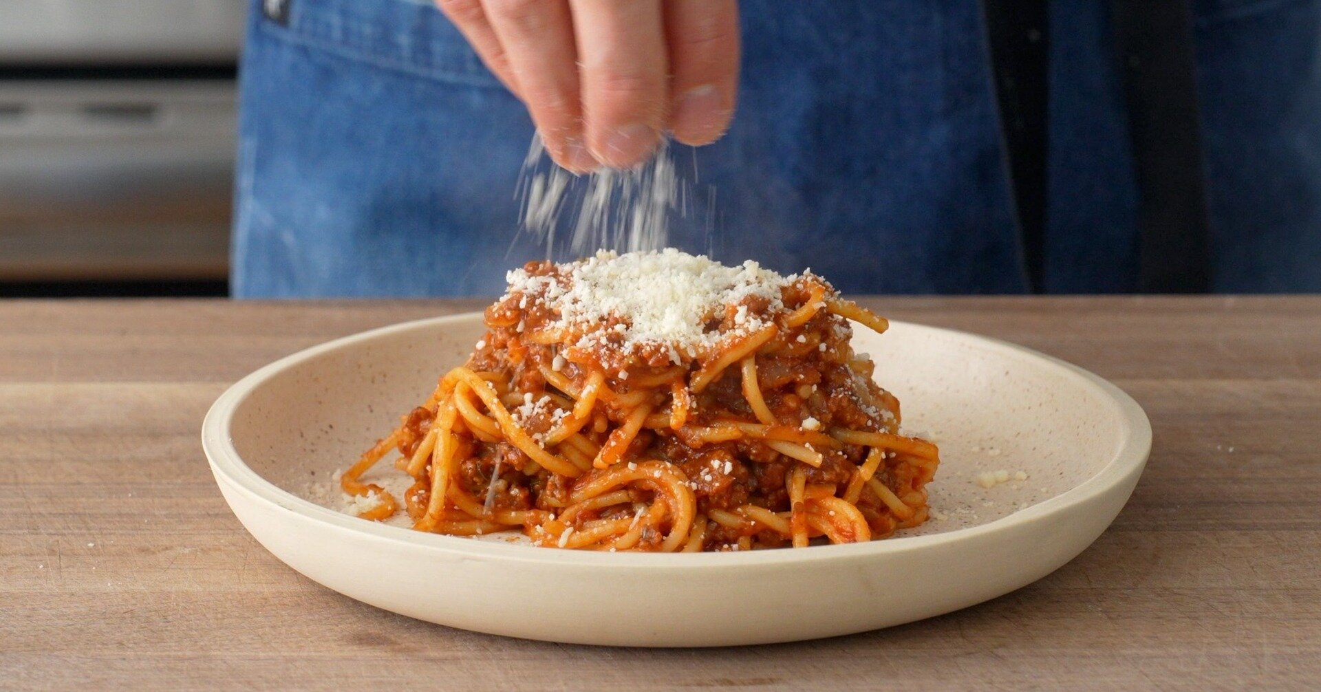 If you told me last week that a one-pot, 25 minute spaghetti and meat sauce could be better than one that takes hours, I would have told you to get lost. THIS is the recipe that changed my mind and I am STOKED on it. Check out the new vid for the sec