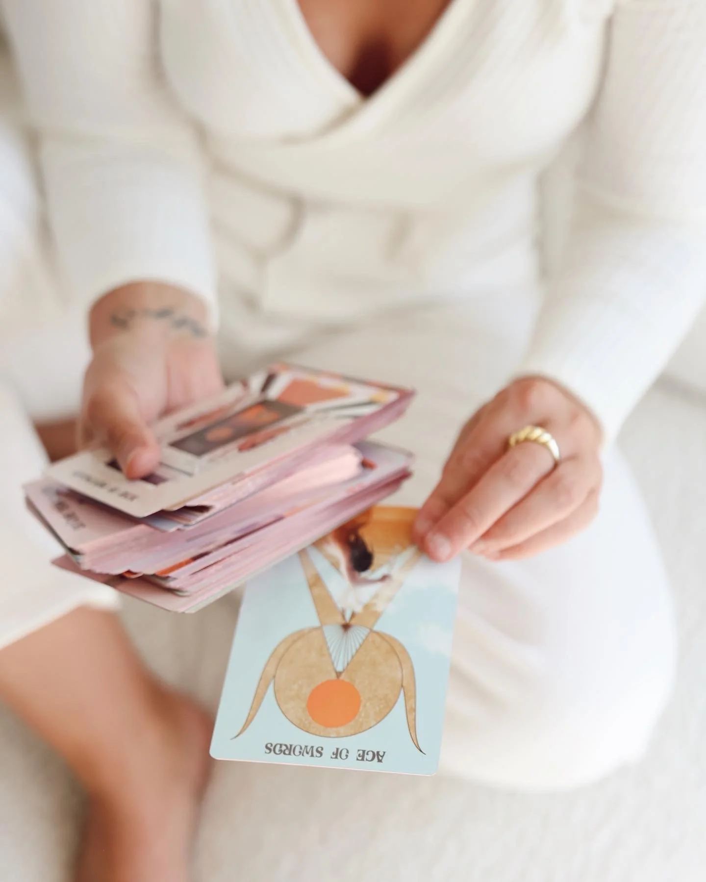 (in)ner tarot practice circle 
