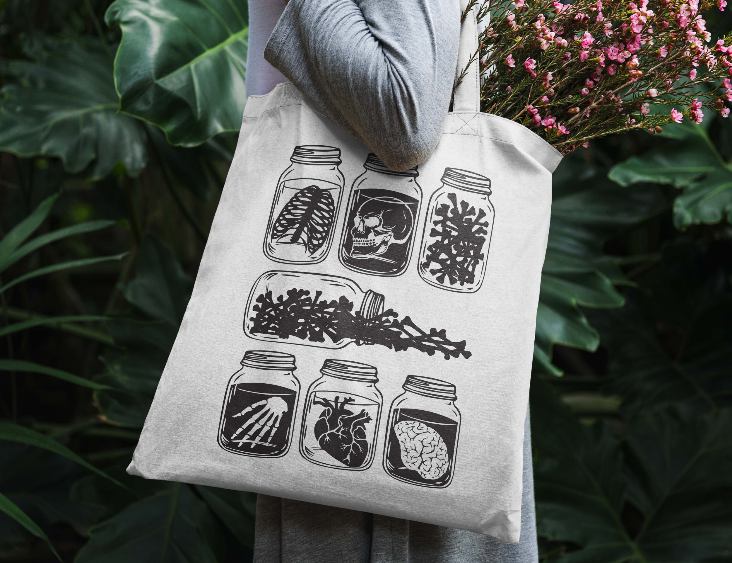 Image7_ModelTote.jpg
