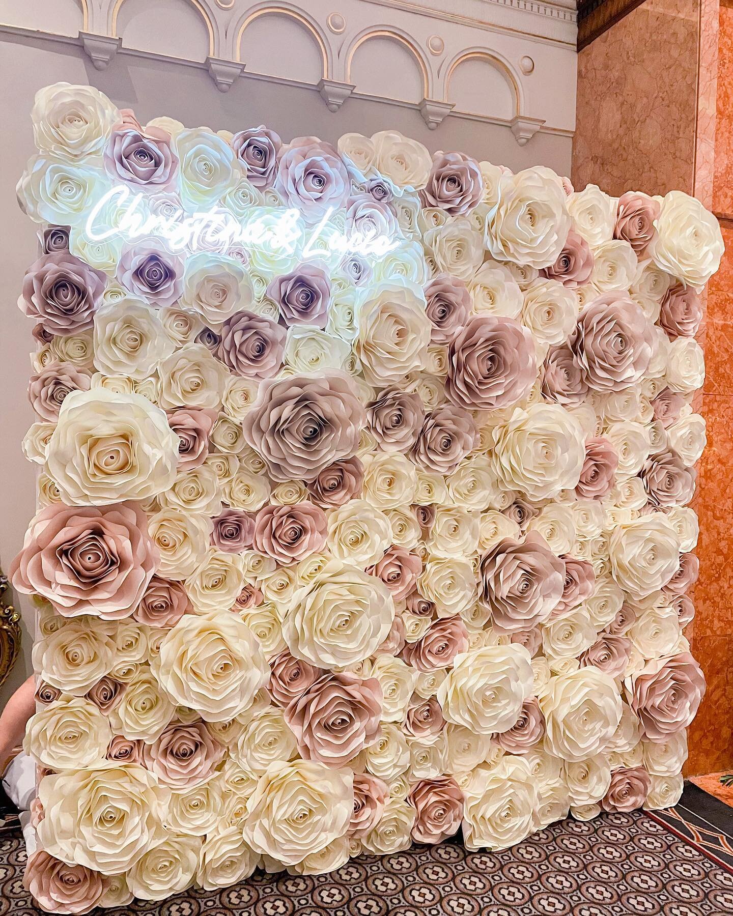 A stunning wedding at @newyorkpalace💛with our first neon sign addition!!! ⚡️Congratulations Christina &amp; Lucio! 

#LotteNyPalace @newyorkpalaceweddings #NYWedding NYCwedding #manhattanwedding #madisonavewwdding #paperflowers #paperflowerwall #flo