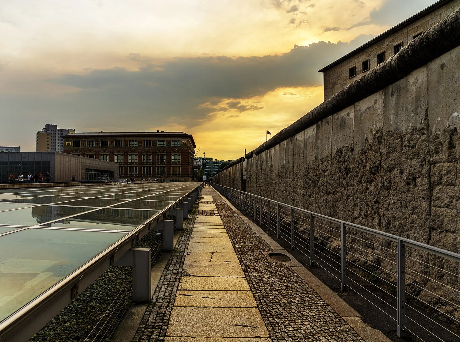Berlin_wall_topographyofterror.jpg