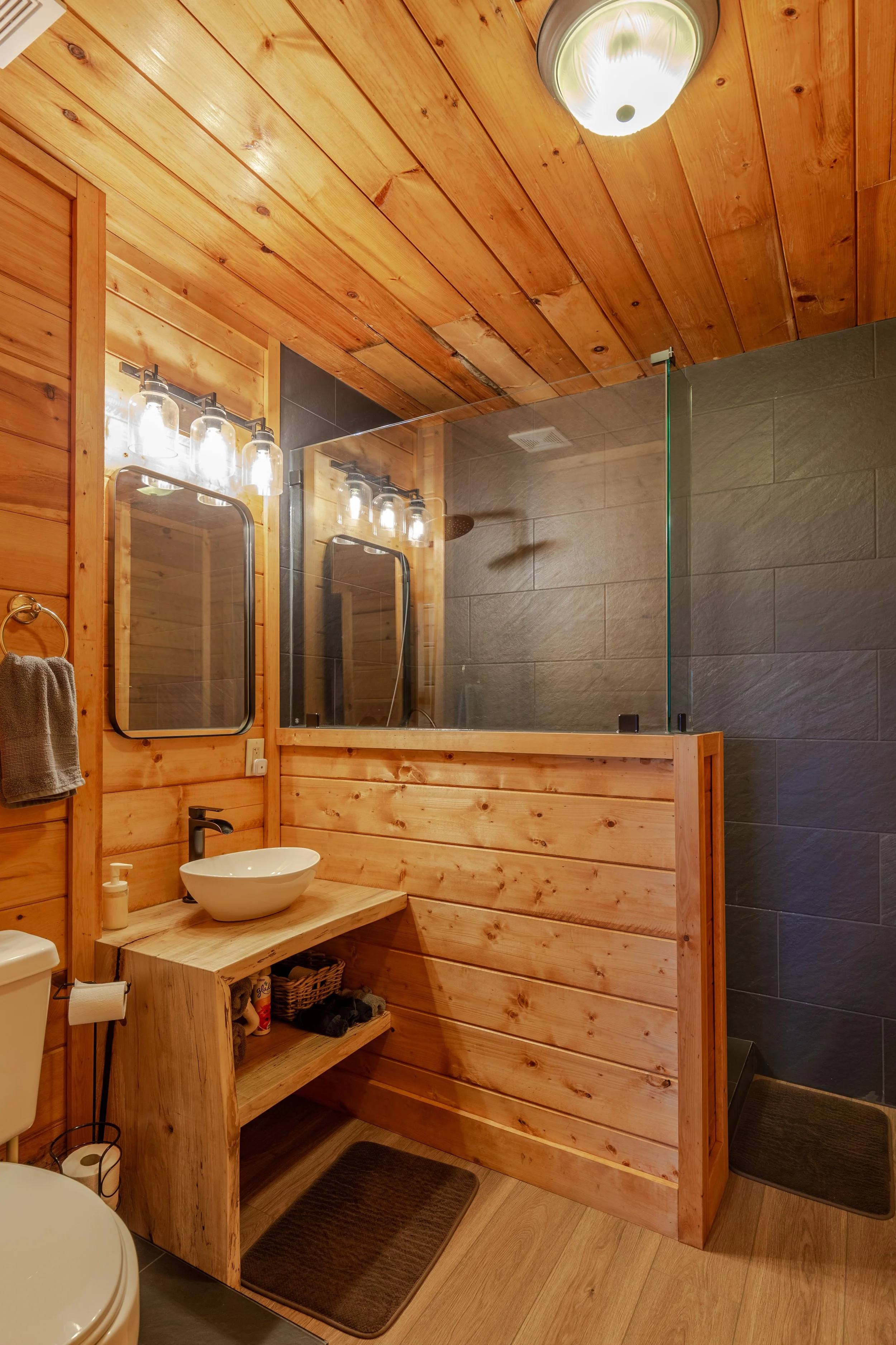 McGarryMountainCrestAirbnb2023-70.jpg