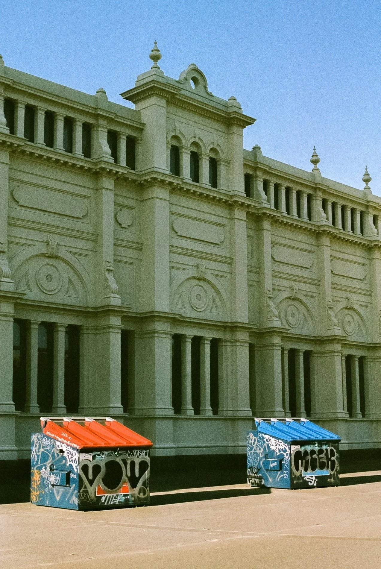 201102000043390035%2Bcopy.jpg