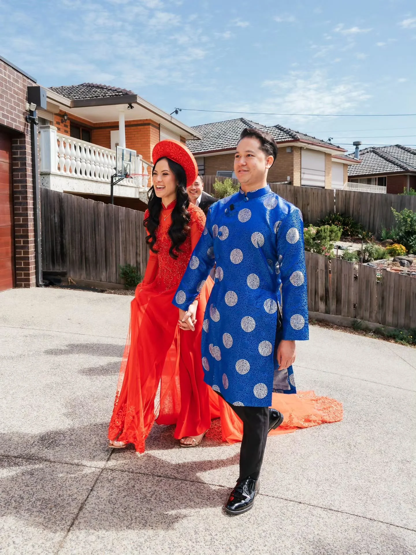 Entering Francis&rsquo; home 🏮

Greeted by his parents and welcomed in by family, the space felt warm and familiar

Tea was shared together, followed by a beautiful moment as his mum gifted jewellery to Jennifer, a quiet gesture that said so much

T