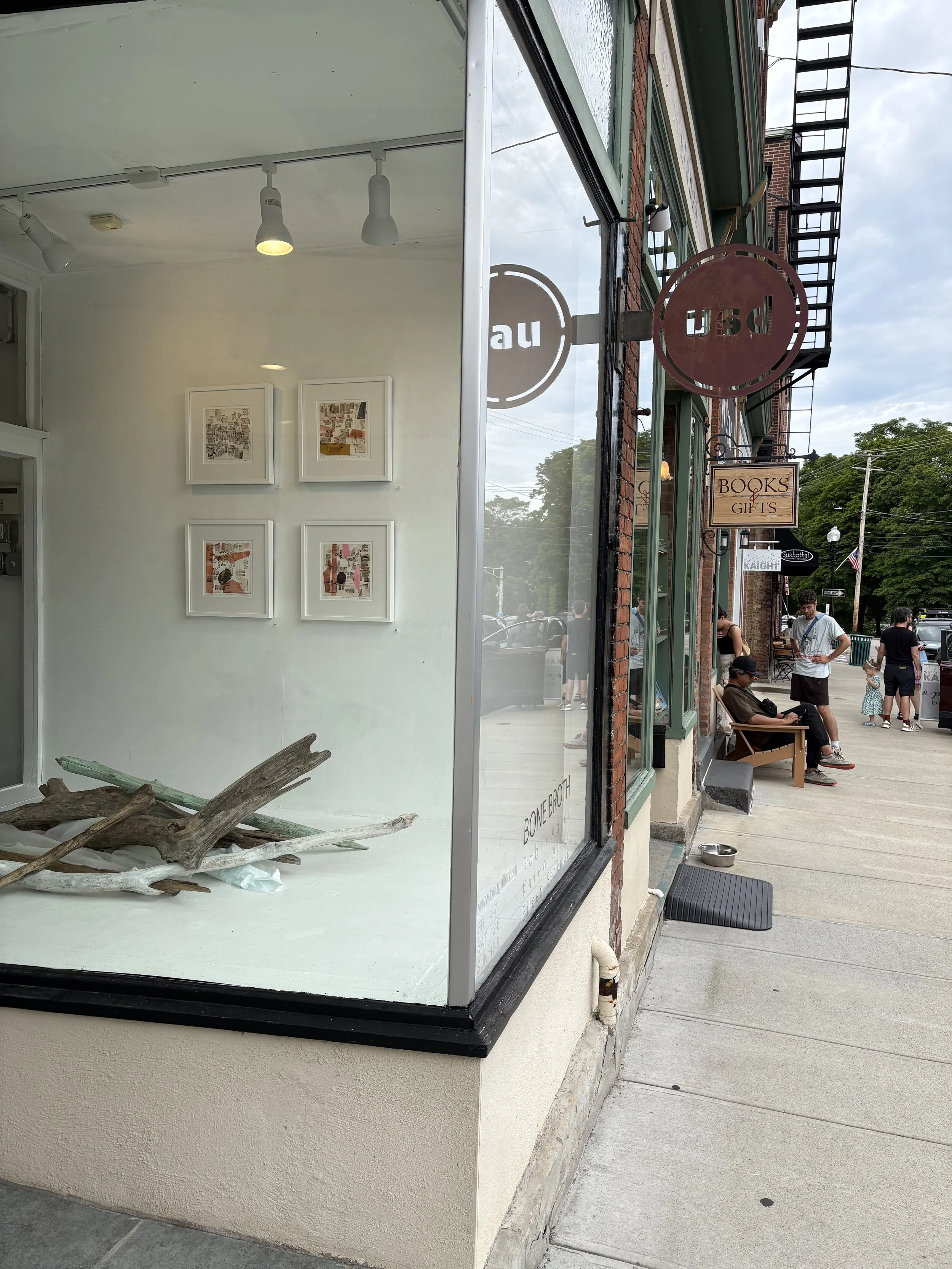 Bone Broth window exterior.jpeg