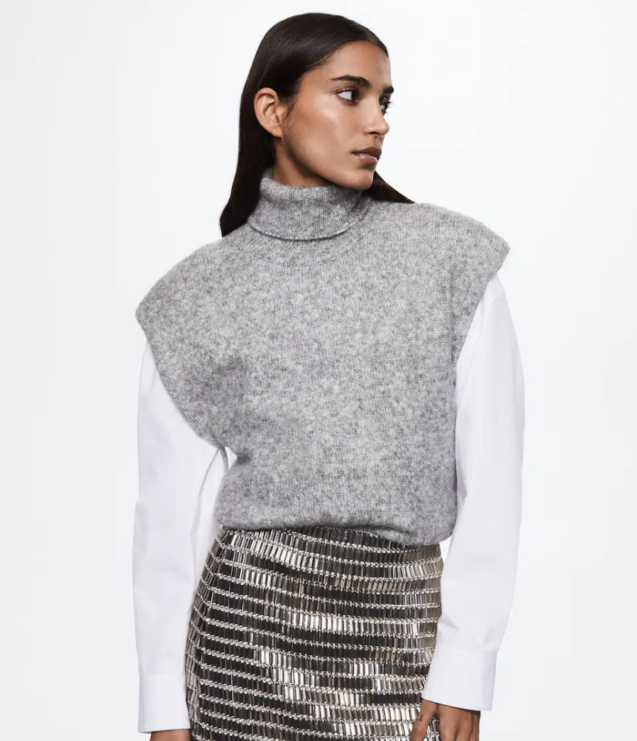 KNITTED GILET