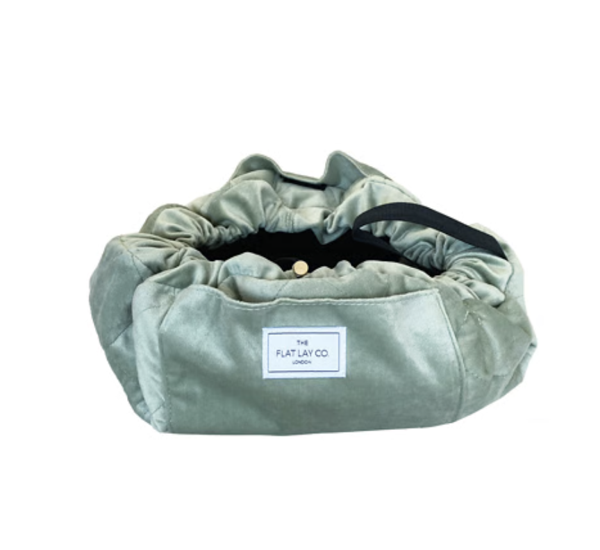 FLAT LAY MAKE UP BAG
