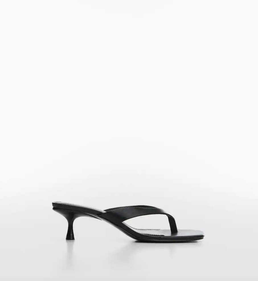 BLACK KITTEN HEELS