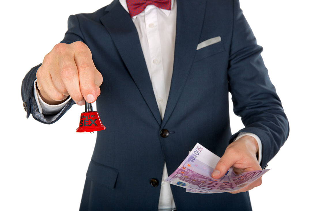 Fi, Hugh Hefner og Kjetil Rolness