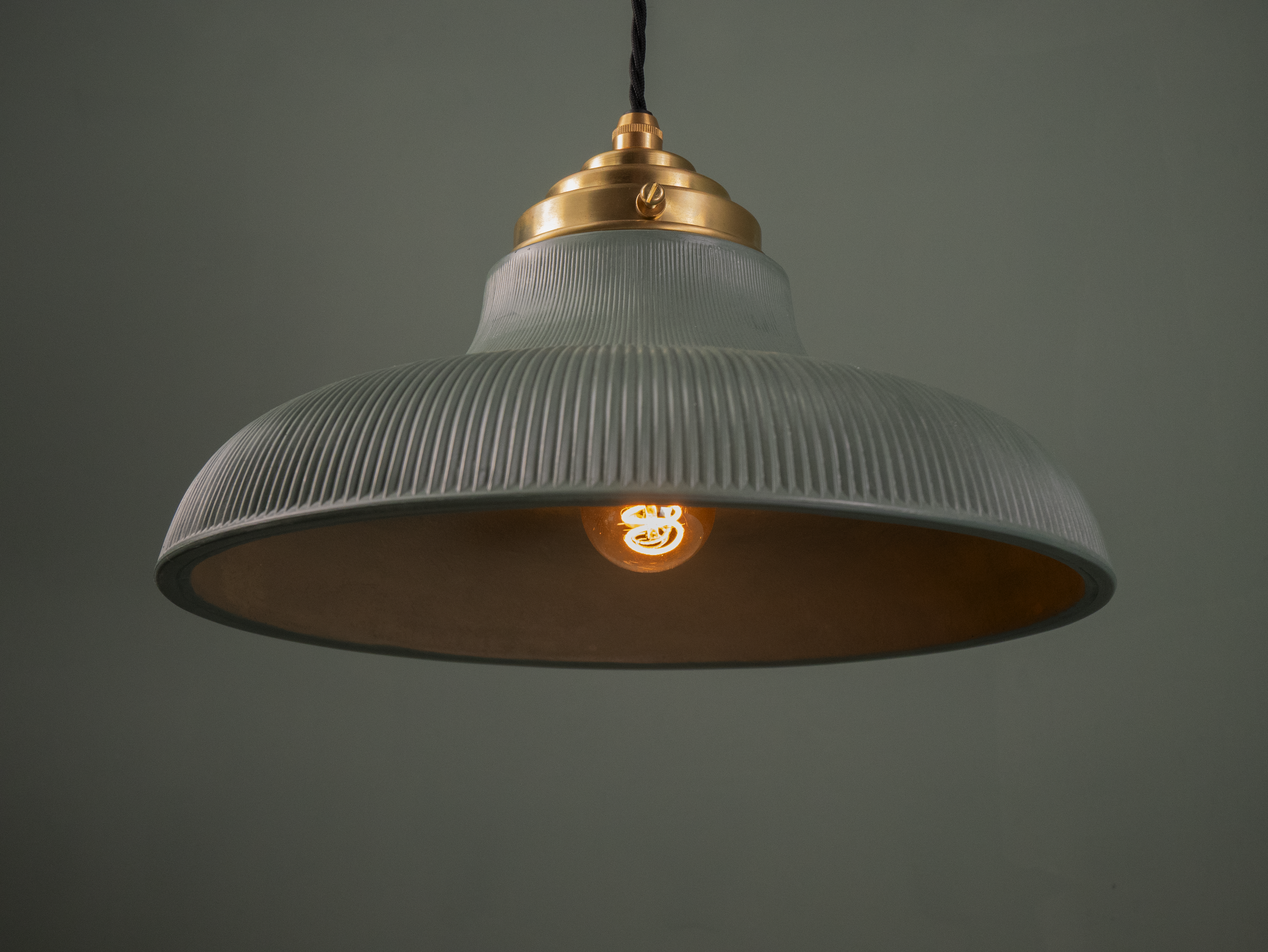 Reeded Pendant Green Smoke up.png