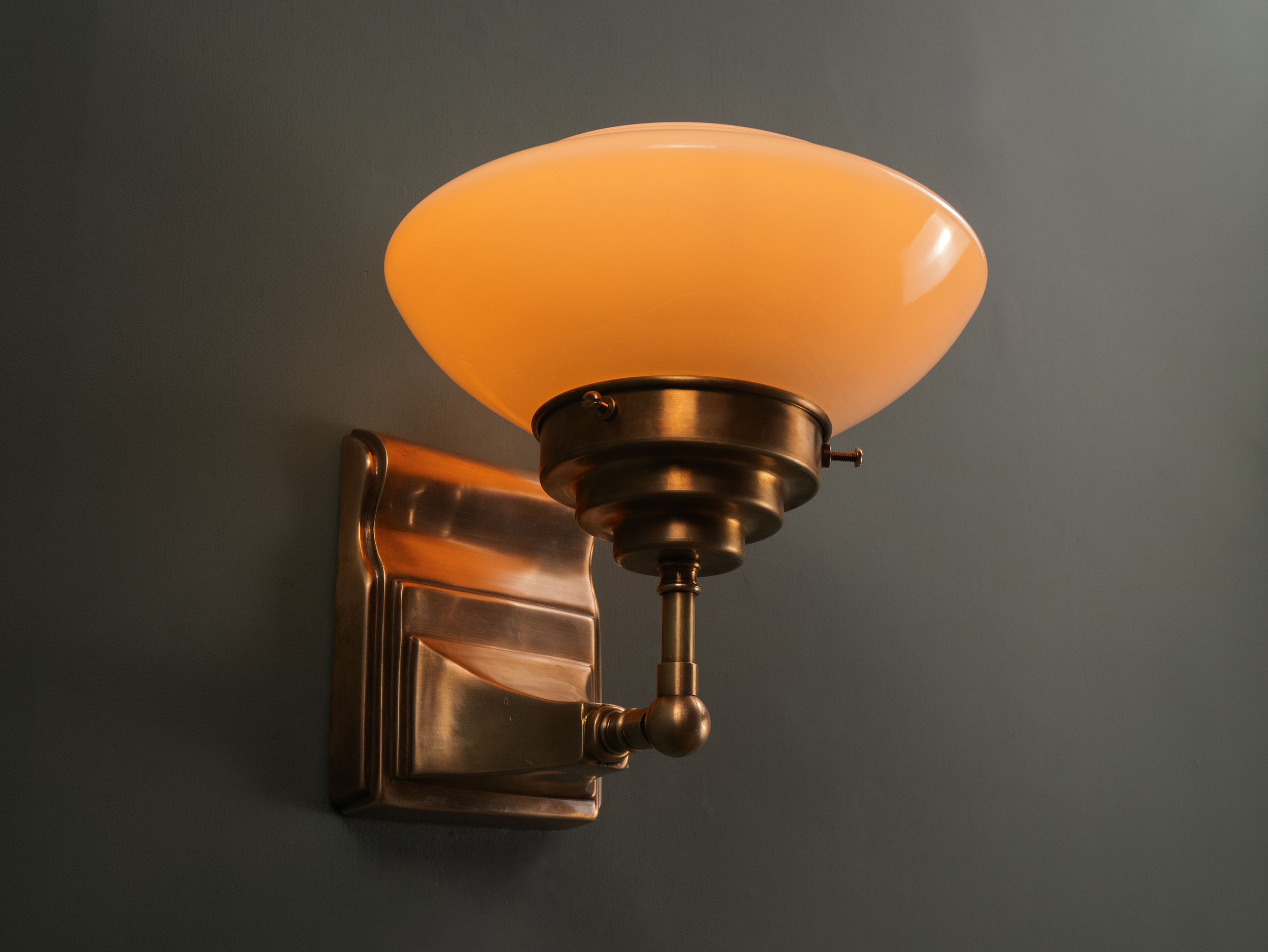 Monkton wall light up.png