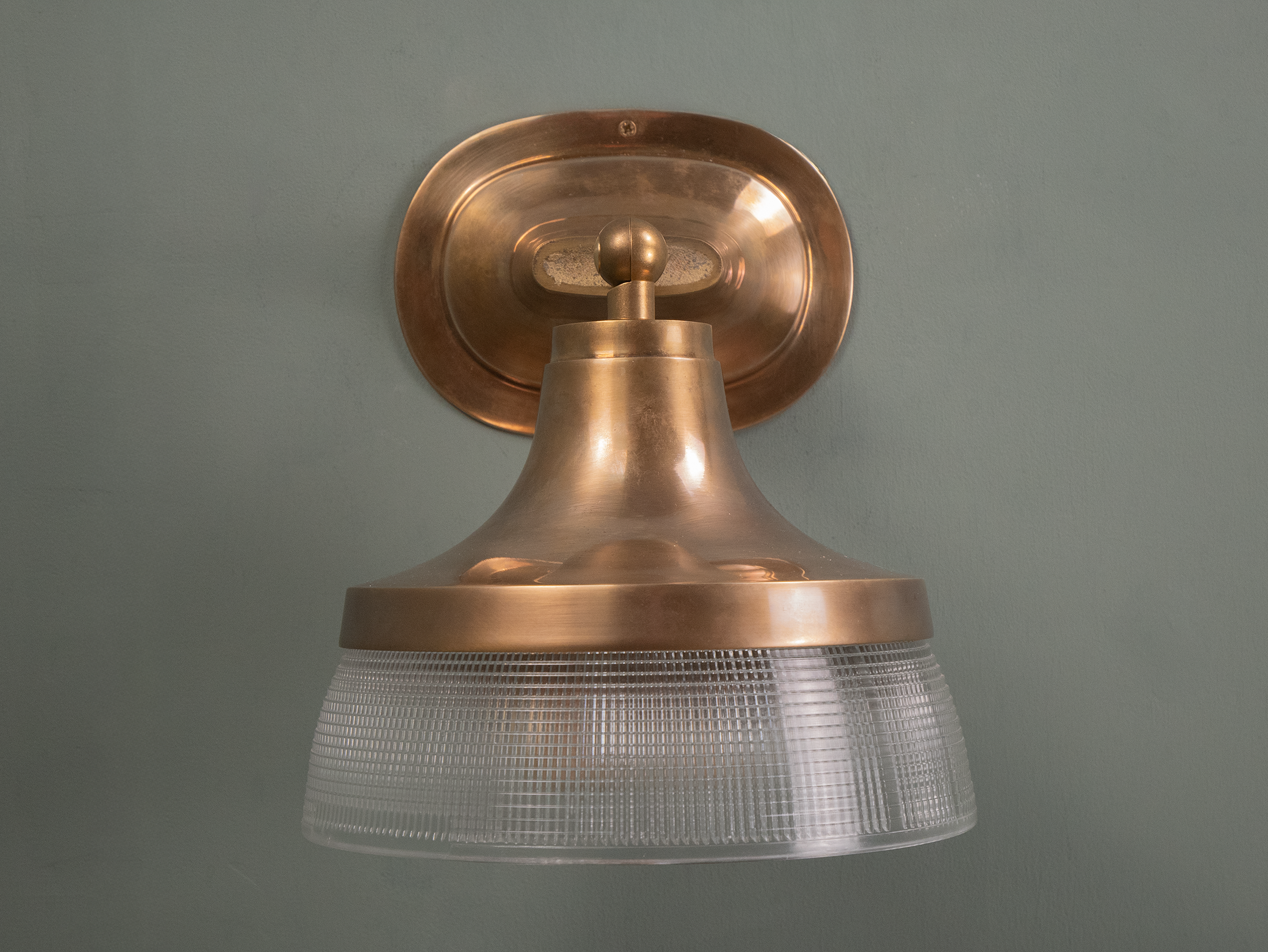 Hanby wall light off.png