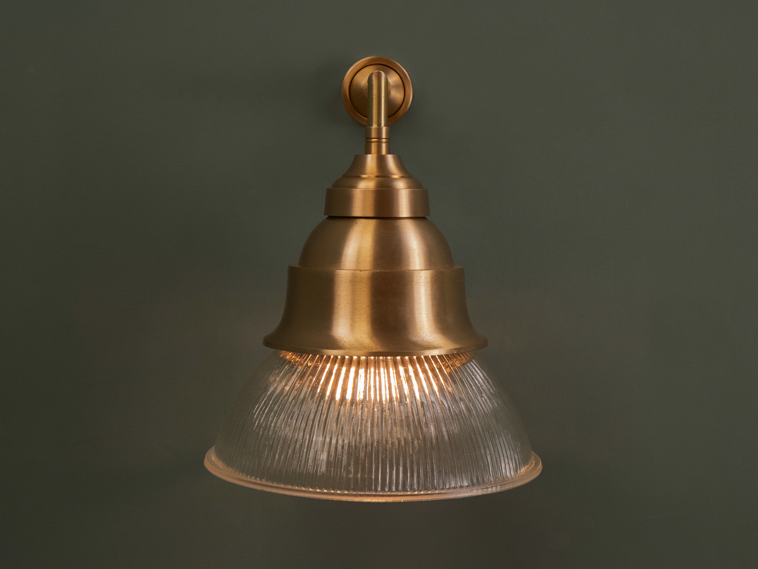 harrison wall light on.png