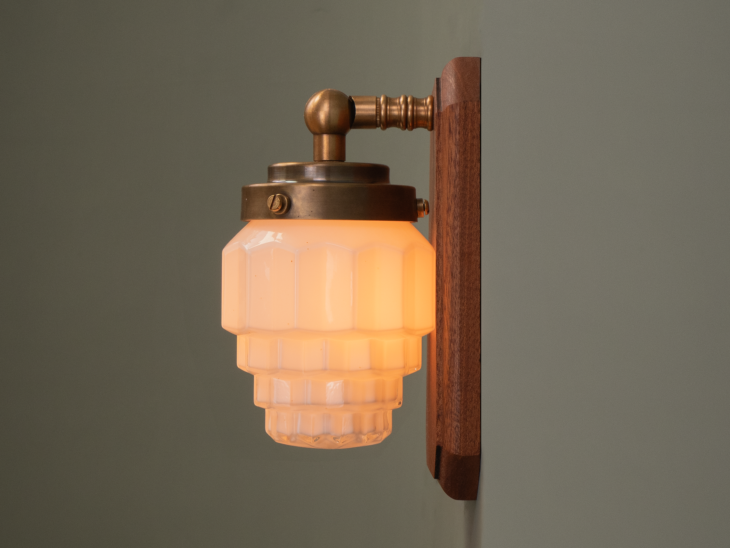 warley wall light side.png