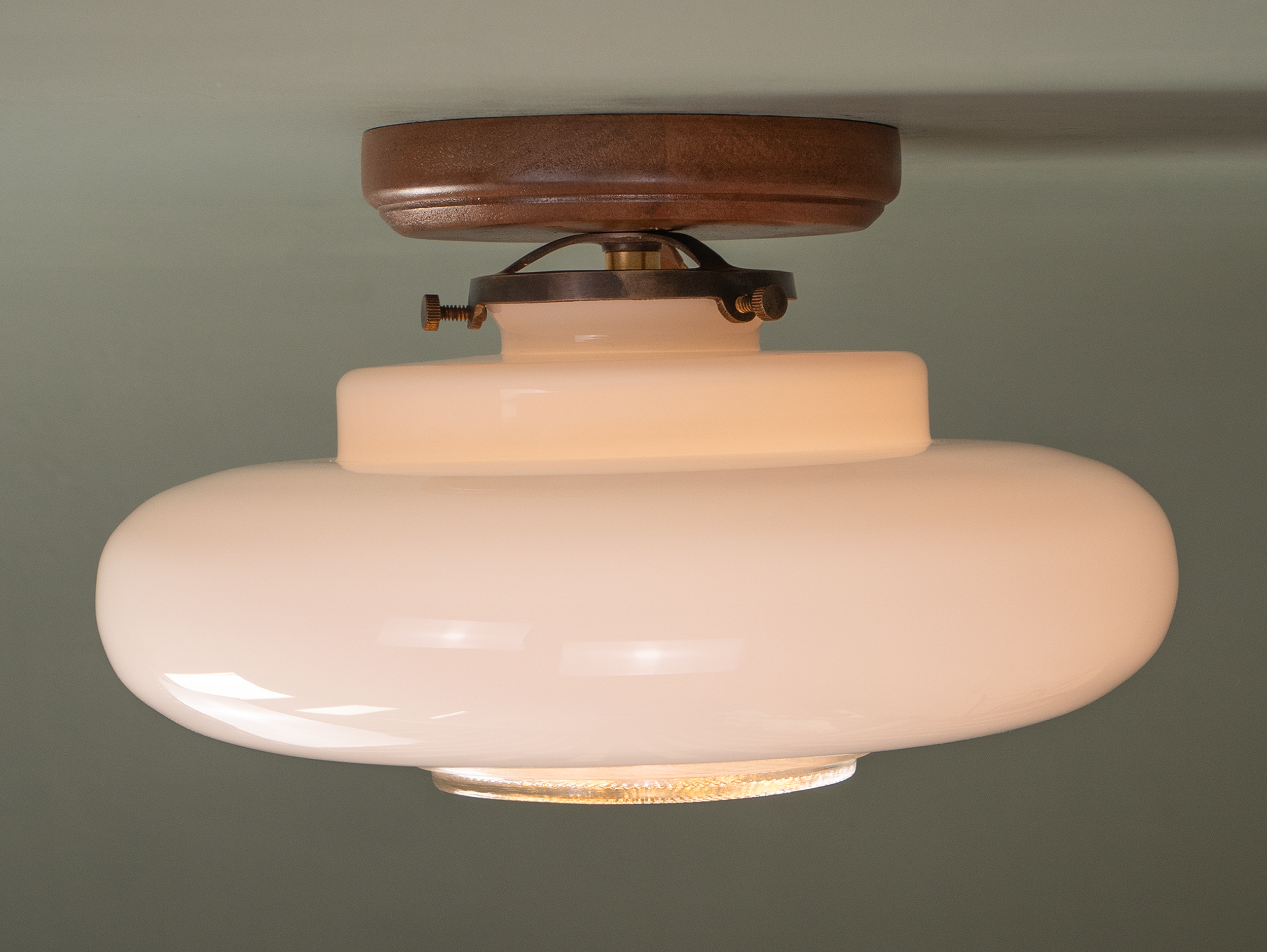 clyde ceiling light side.png